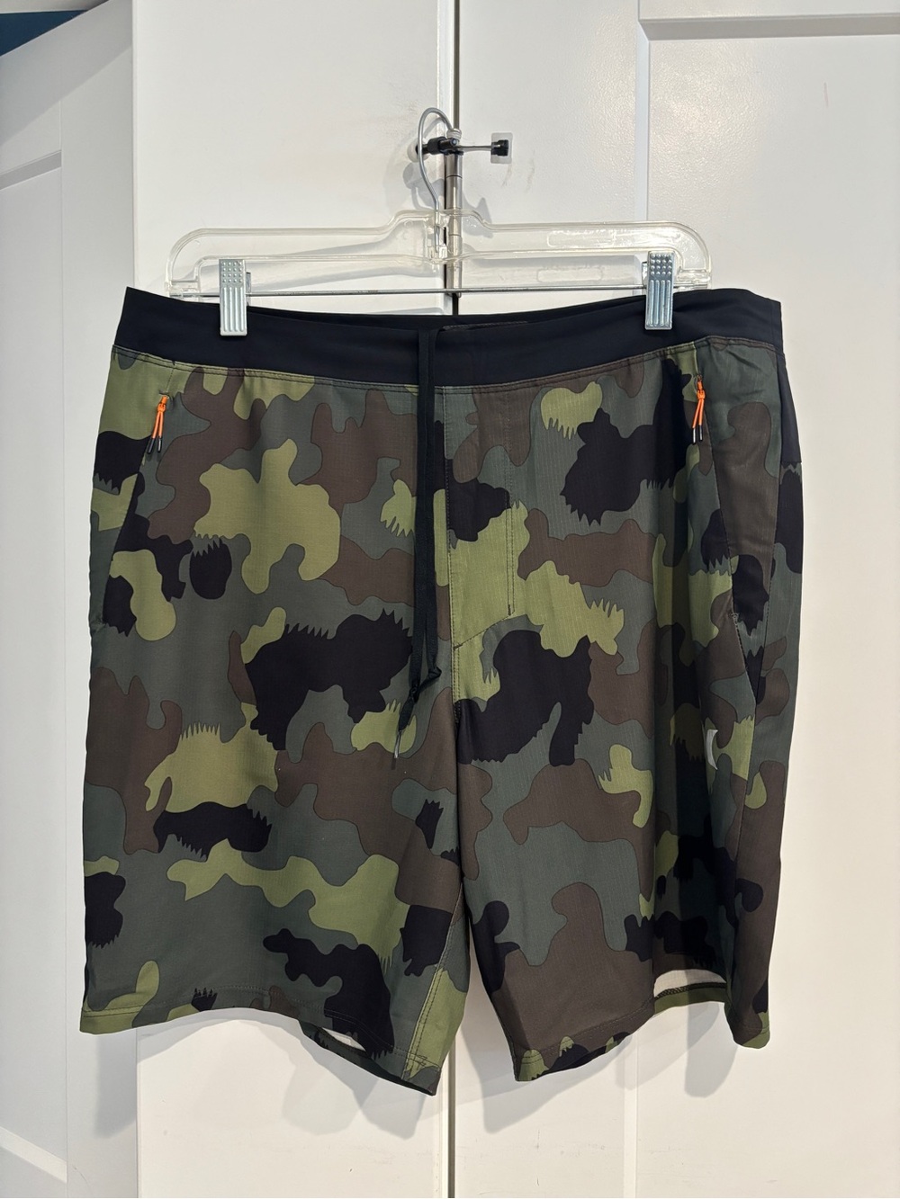 Hurley Men's Camo Swim Hybrid Shorts. Size M